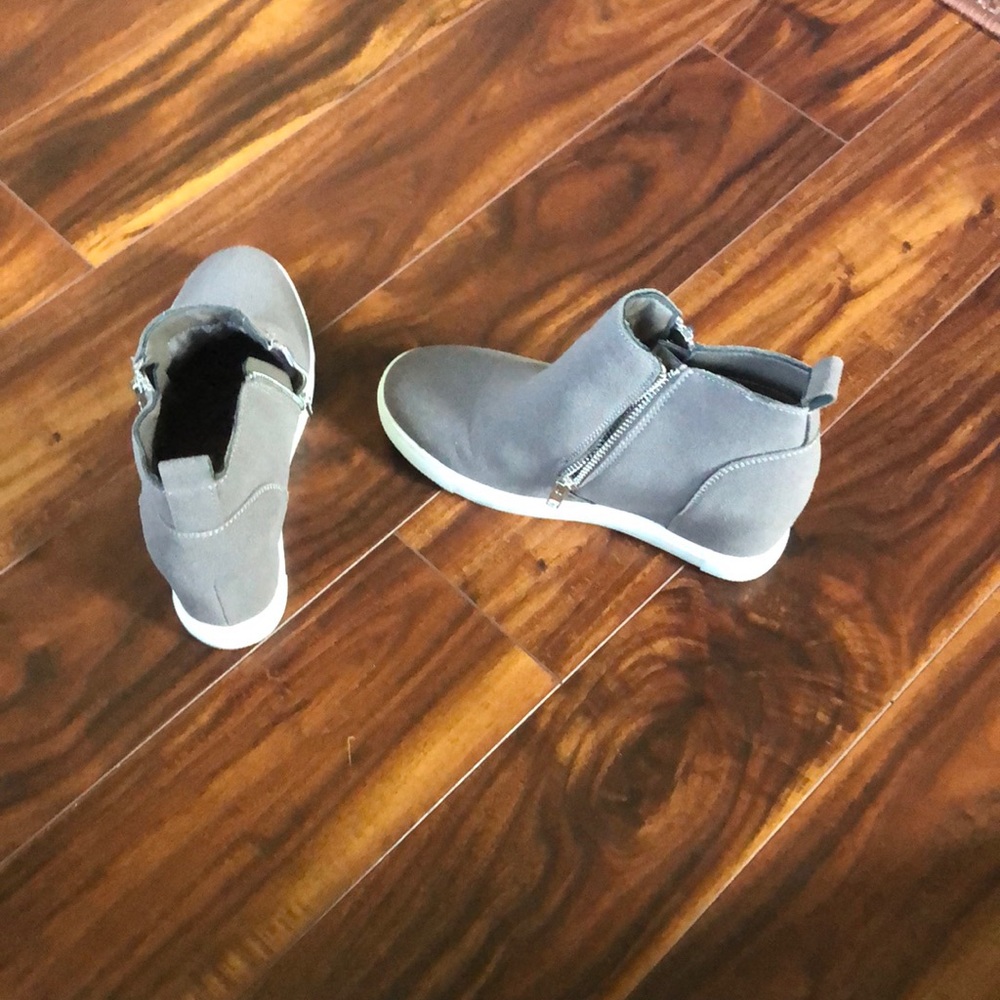Athlefit (6.5) wedged booties